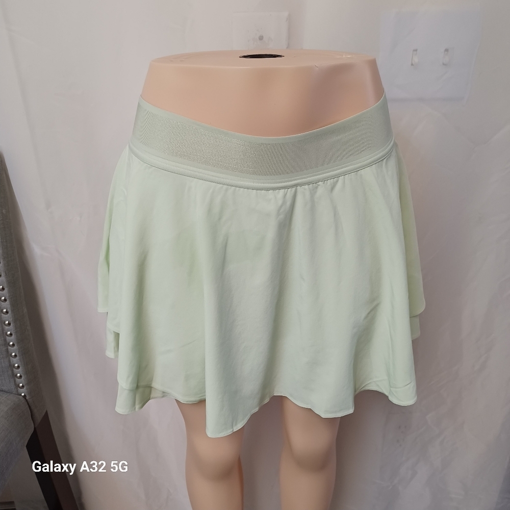 Lululemon Athletica Green Mini Skater Skirt Casual Size 6